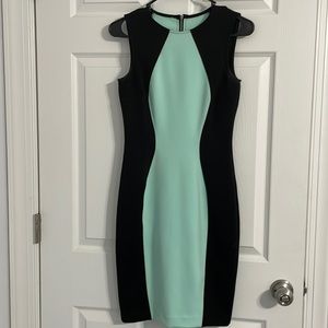 Sleeveless MIDI dress